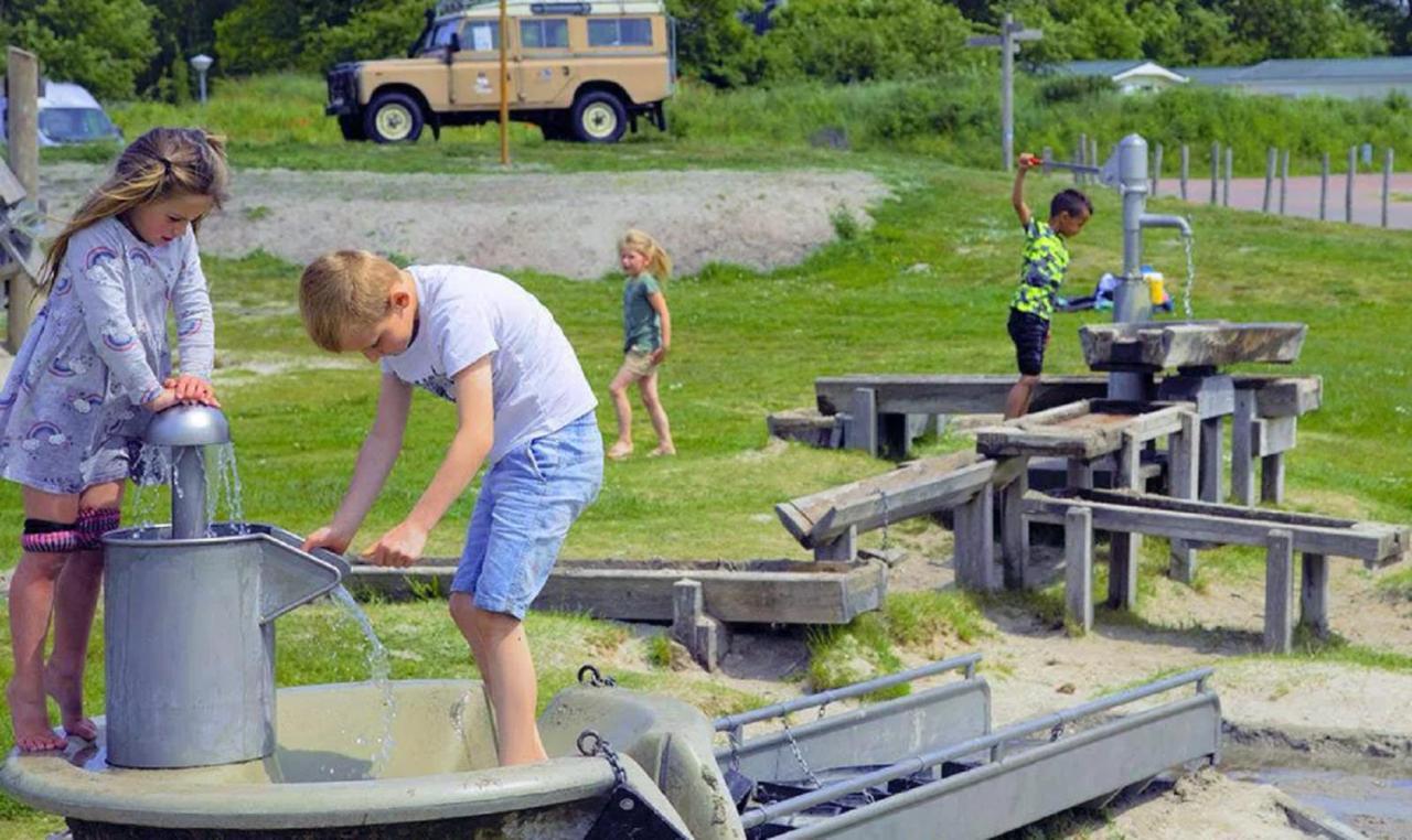 Chalet Op Camping Lauwersoog Met 3 Slaapkamers En Vaatwasser - Joycasa Exterior photo